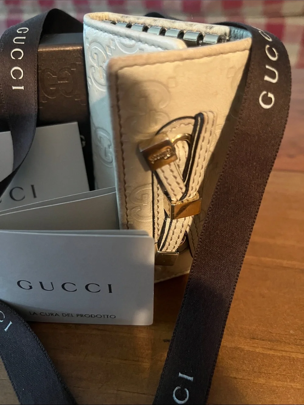 Gucci Guccissima Princy Embossed Key Holder with Bow, Gold Hardware & Card EUC - Picture 2 of 11